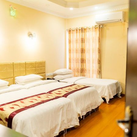 Abuharee Grand Hotel Addu City ภายนอก รูปภาพ