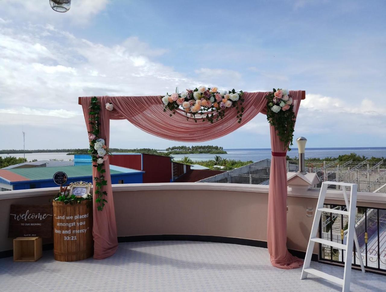 Abuharee Grand Hotel Addu City ภายนอก รูปภาพ