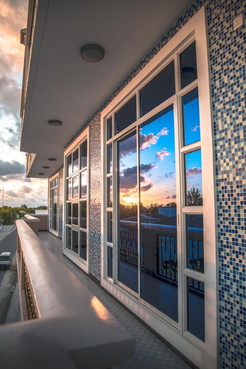 Abuharee Grand Hotel Addu City ภายนอก รูปภาพ
