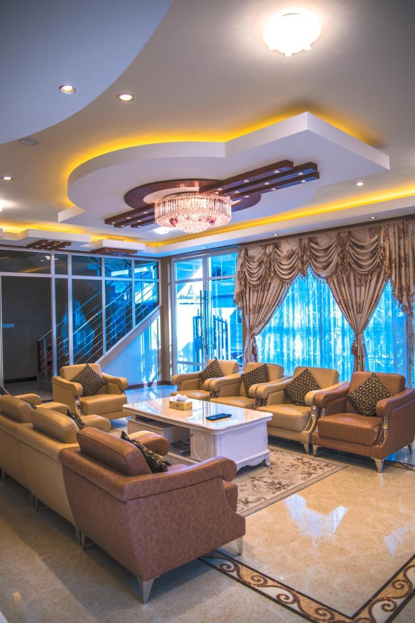 Abuharee Grand Hotel Addu City ภายนอก รูปภาพ