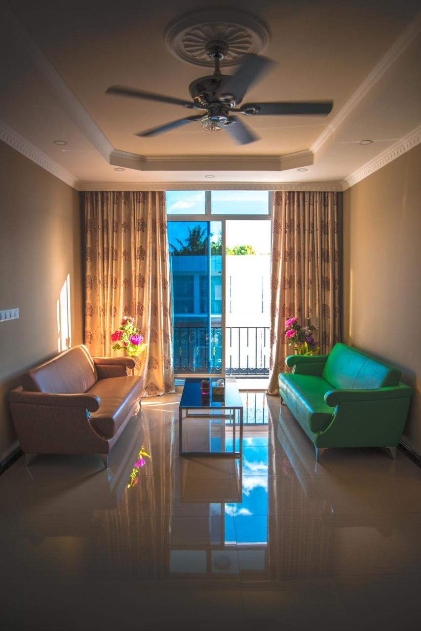 Abuharee Grand Hotel Addu City ภายนอก รูปภาพ